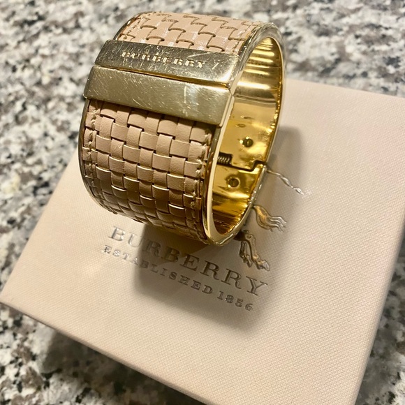 Large Burberry Cuff - Picture 1 of 9